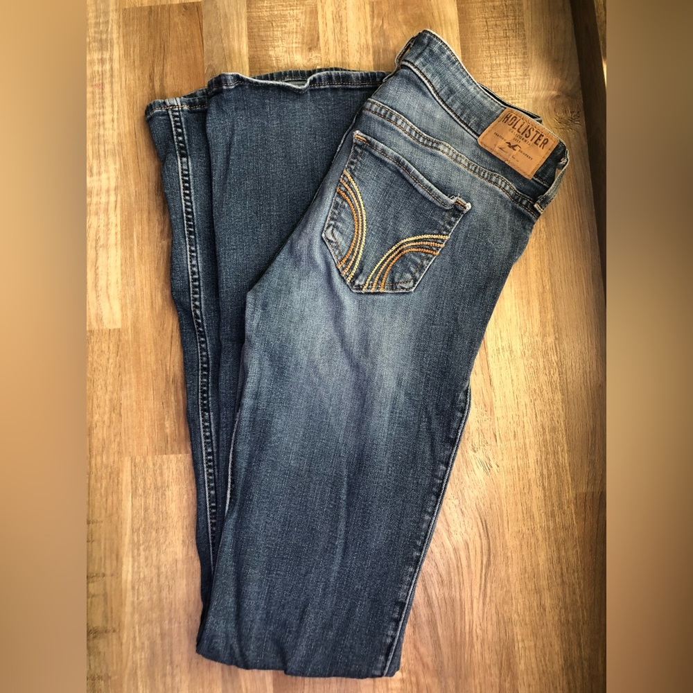 HOLLISTER Low Rise Boot Cut Jean